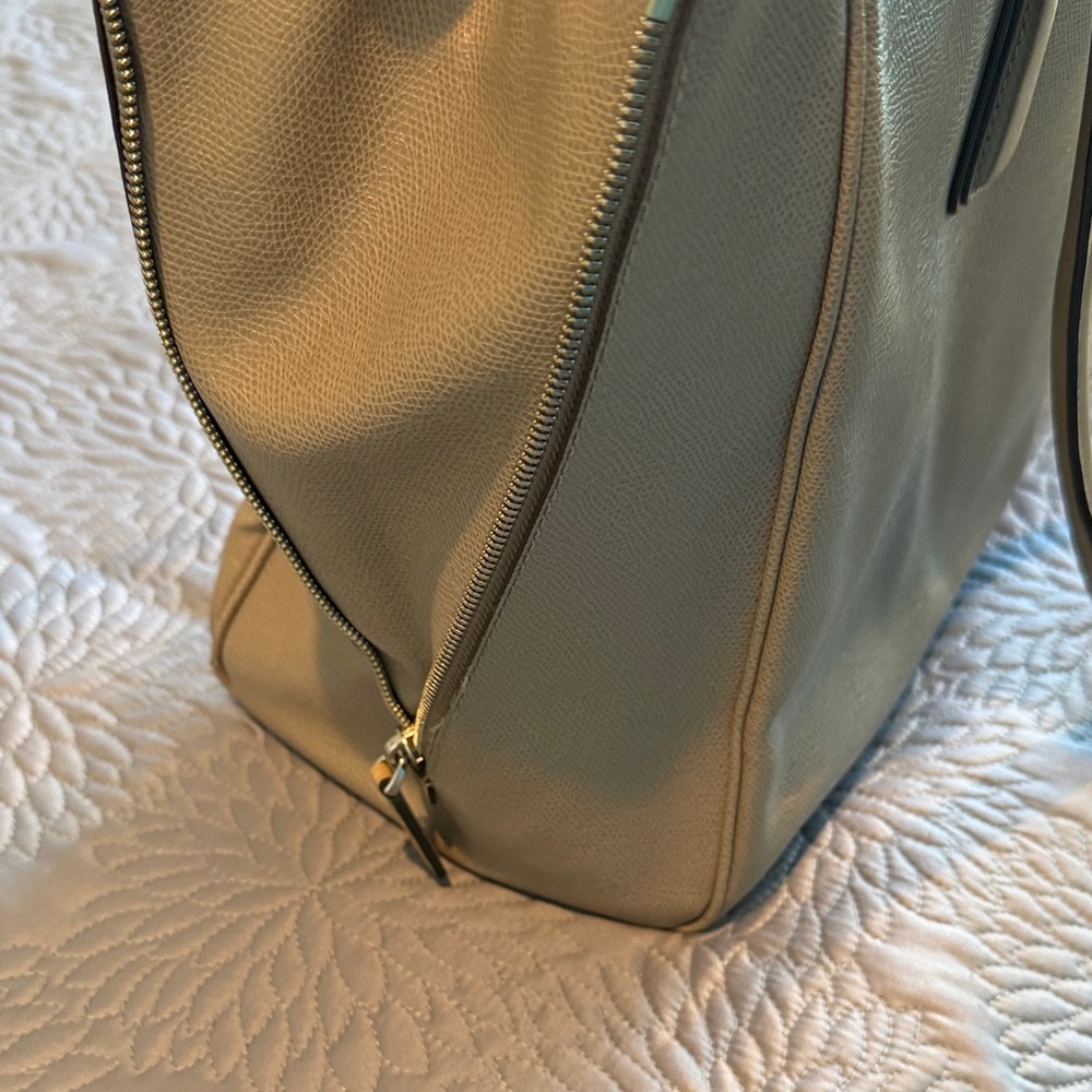 Tumi Taupe Tote Bag with dust cover - Picture 9 of 11
